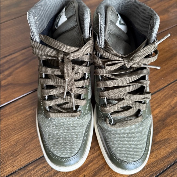 Nike Green Lace Up Boots - Picture 5 of 7